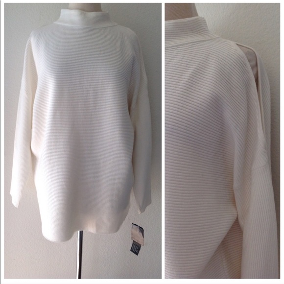 thick and nice cut Cold shoulder sweater - Picture 4 of 7